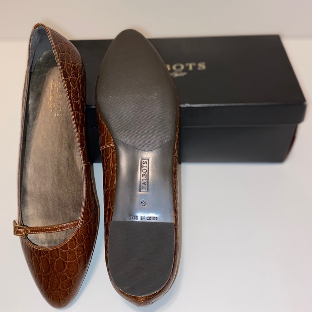 Talbots Neutral Flats - Picture 3 of 5